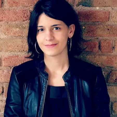 عکس پرفیومر الیزا تزداکیس