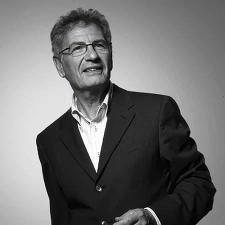 عکس پرفیومر Max Gavarry