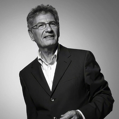 عکس پرفیومر Max Gavarry